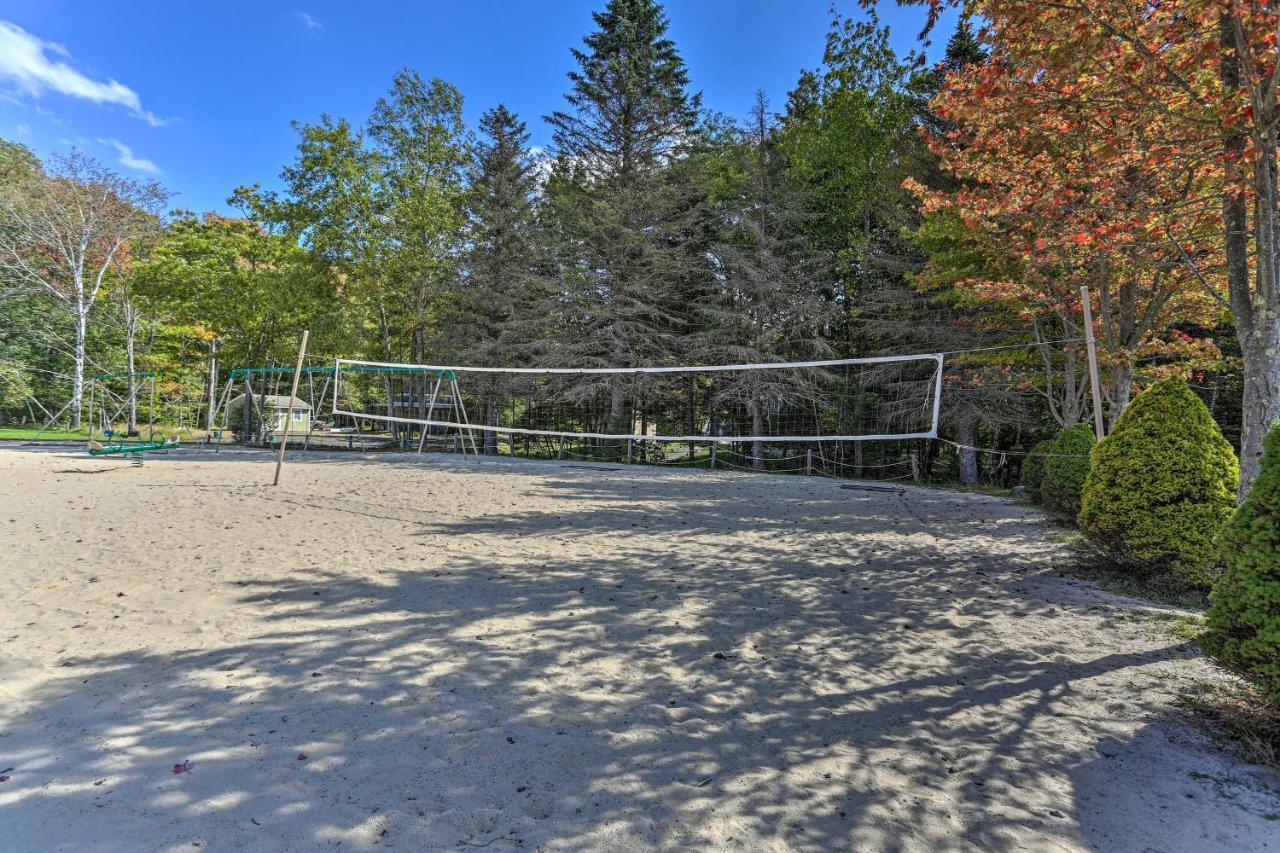 Pet-Friendly Pocono Lake Oasis With Hot Tub! Exterior photo