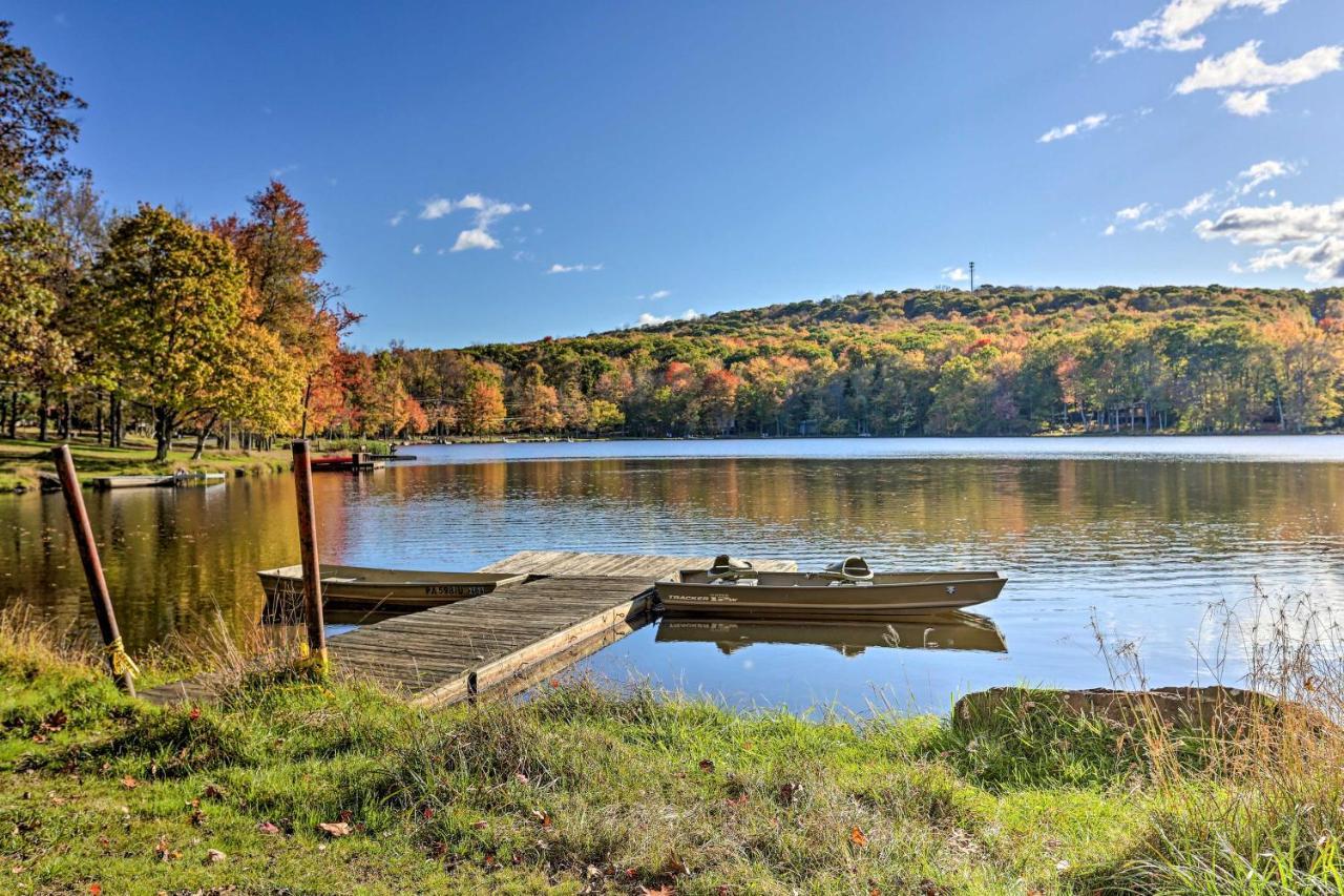 Pet-Friendly Pocono Lake Oasis With Hot Tub! Exterior photo